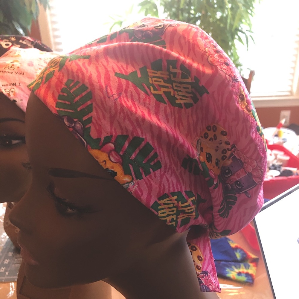 Fitted scrub cap